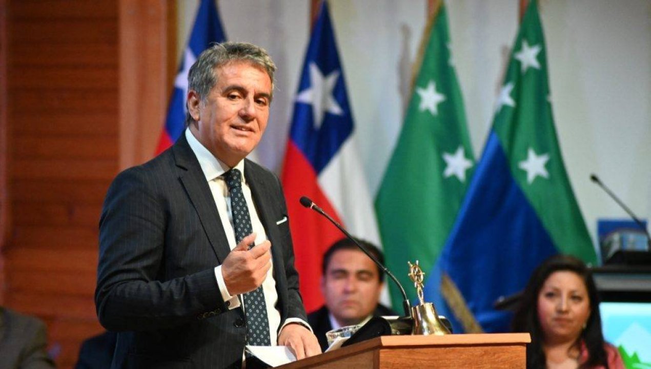 /local/recorte-presupuestario-2026-en-los-lagos-gobernador-santana-acusa-sesgo