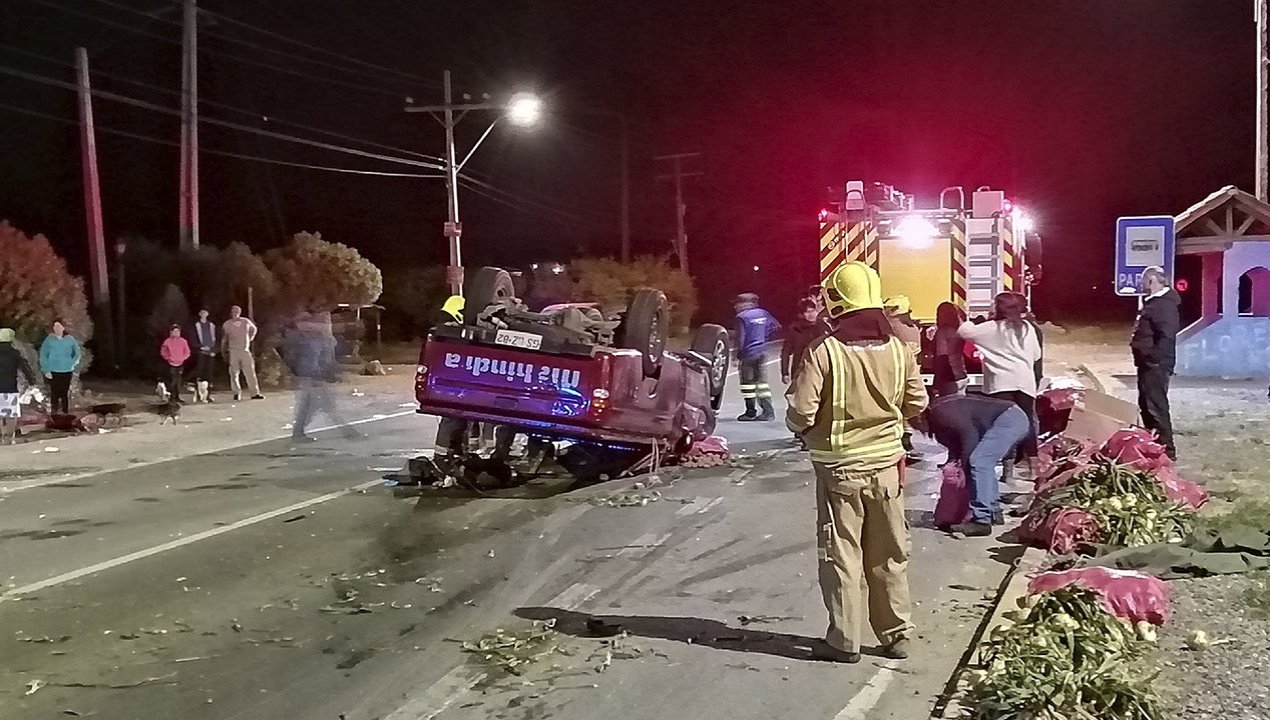 /camioneta-volco-en-el-cruce-las-aranas