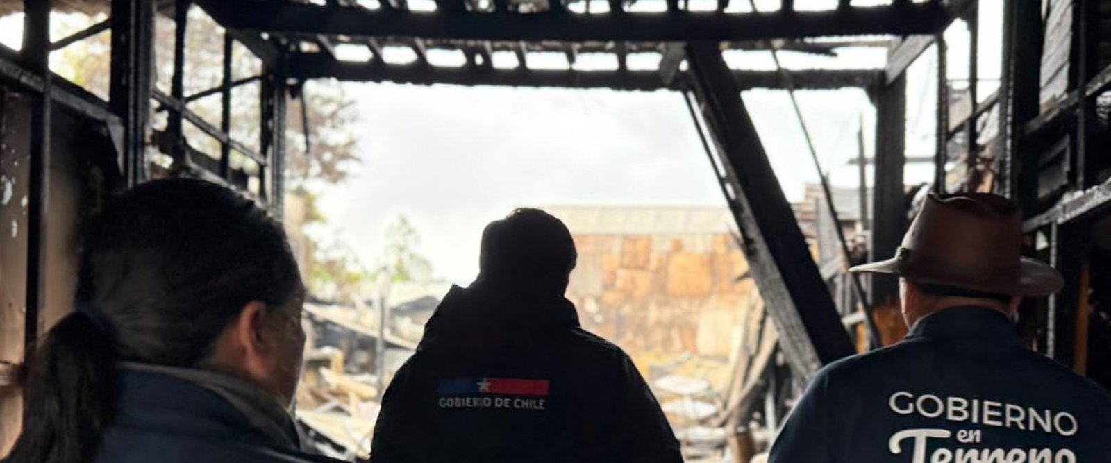Incendio afecta viviendas y locales en Pomaire