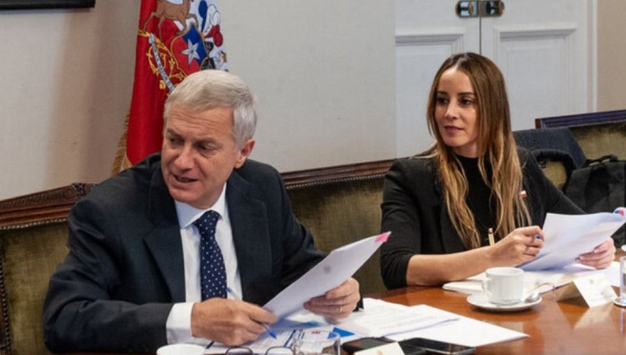 /actualidad/politica/cadem-baja-aprobacion-de-kast-y-sedini-lidera-evaluacion-negativa-del